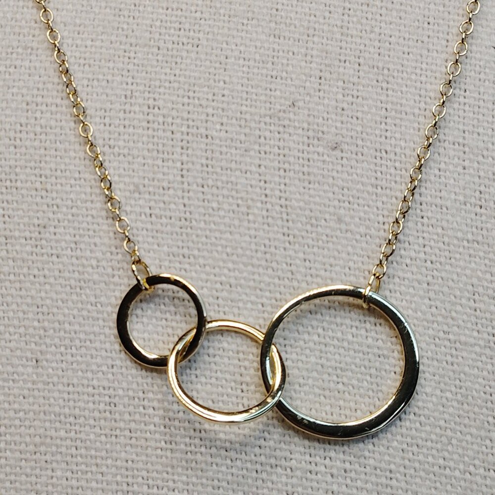 Gold Tone Interlocking Circle Necklace Adjustable Bolo Chain 18 Inch